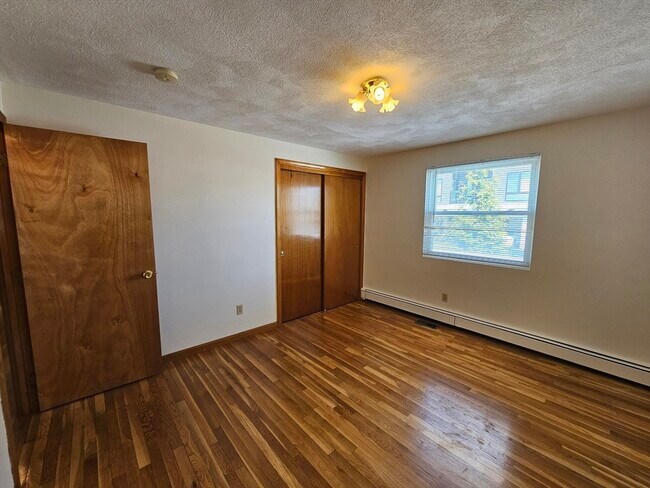 Building Photo - 91 Irving St