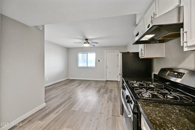 Building Photo - 3025 N 32nd St