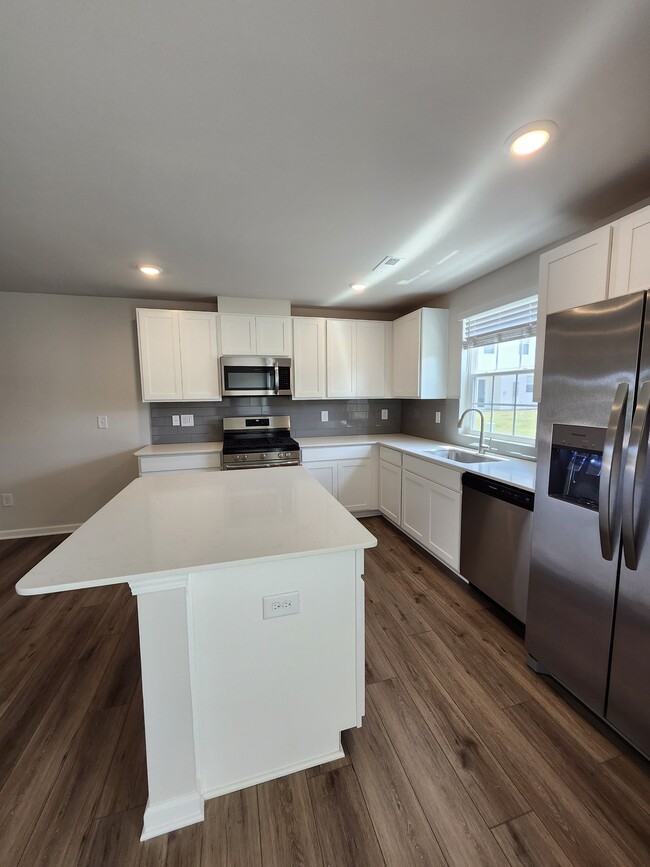 Building Photo - 712 Peyden Ln