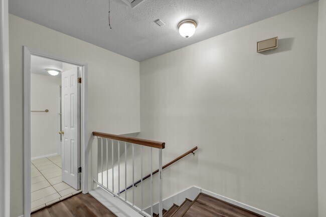 Building Photo - 26 Willowwood Cir