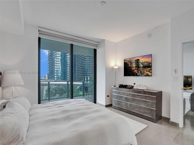 Building Photo - 88 SW 7th St