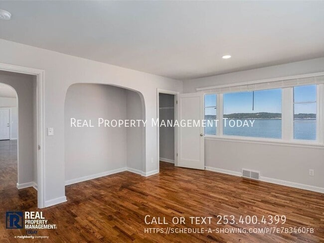 Building Photo - 5304 Hyada Blvd NE