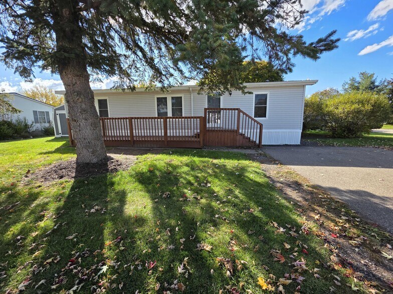 Building Photo - 3683 Pinoak St