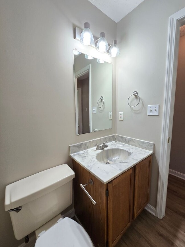 Building Photo - FOR RENT! Jeffersontown! 3 Bedrooms, 2 Full Bathrooms. $1,599/month. NEWer Paint, NEWer Hardwood ...