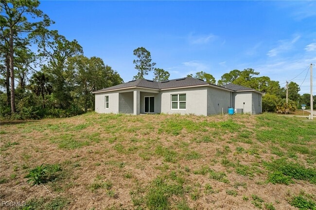 Building Photo - 942 Sunrise Blvd