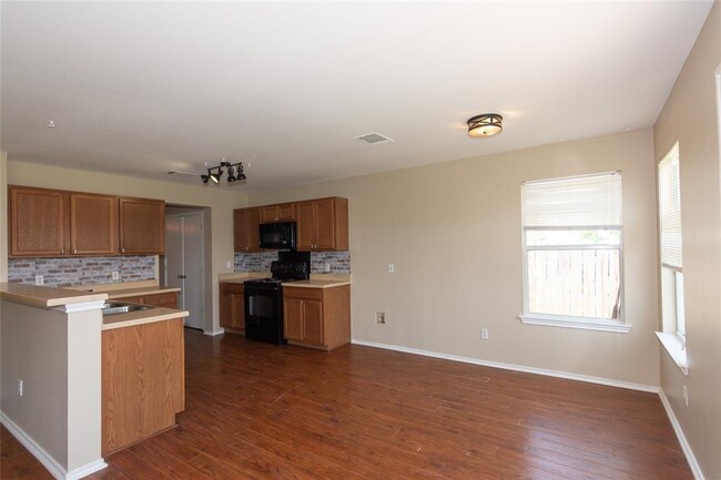 Building Photo - 245 Shale Dr