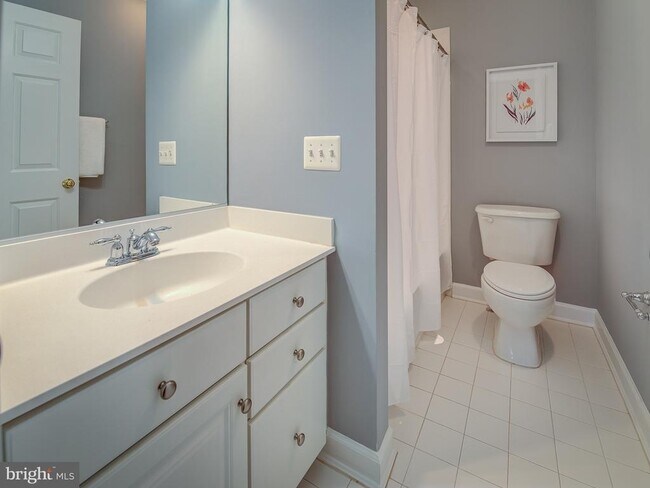 Building Photo - 8410 Chaucer House Ct