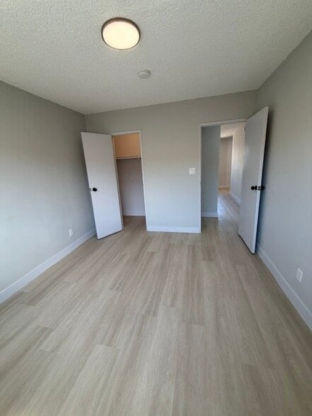 Building Photo - 600 W 93rd St