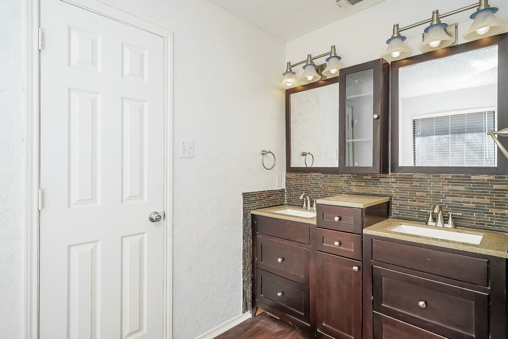 Building Photo - 812 Ironsides Ln