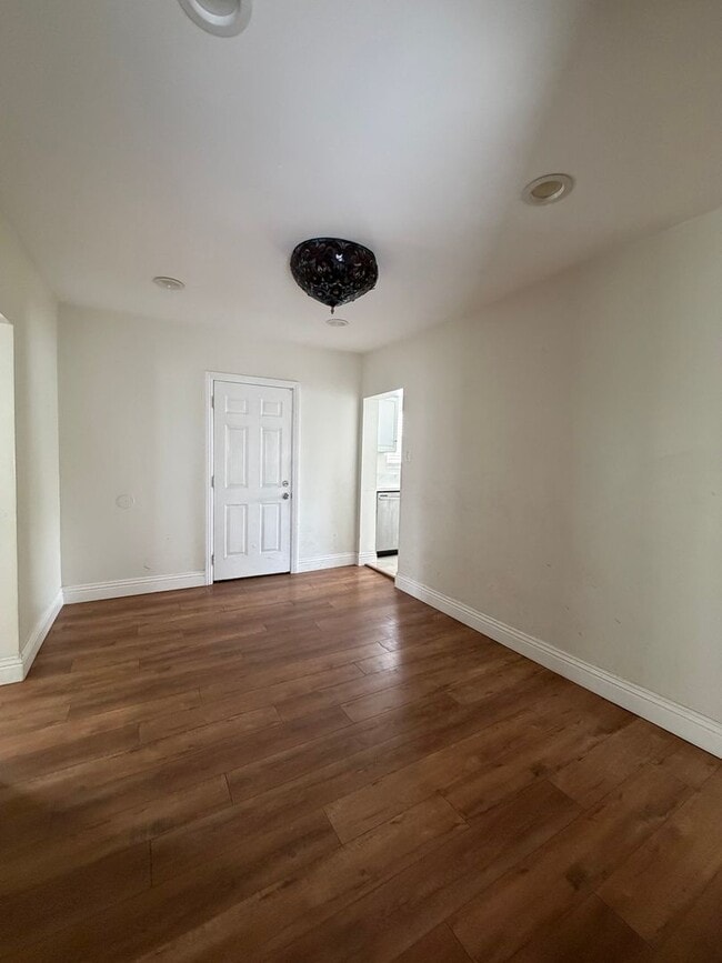 Building Photo - 108 E Date St