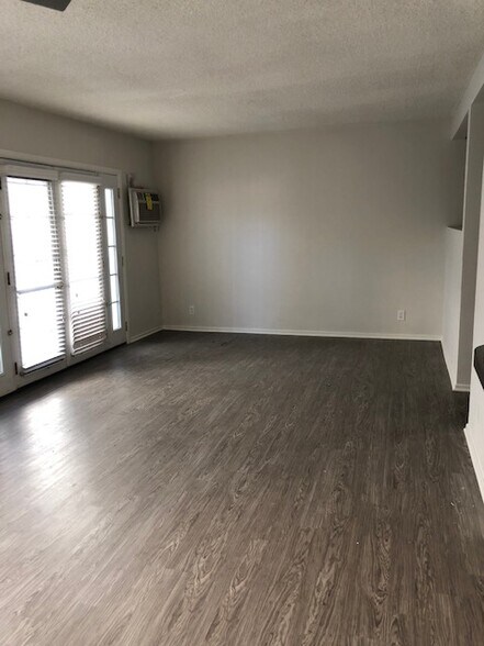 Building Photo - 5422 Quakertown Ave