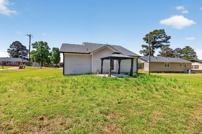 Building Photo - 221 E Moon Cir