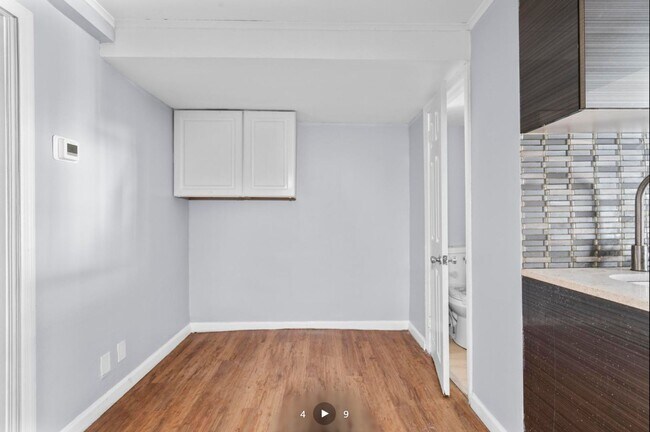 Building Photo - 151 School St