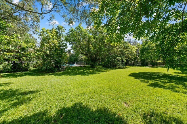 Building Photo - 12200 SW 74th Ct