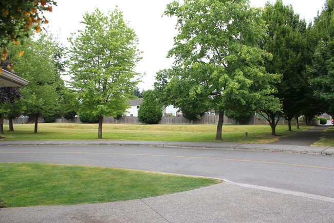 Building Photo - Monroe Two-Story Three Bed, 2.5 Bath