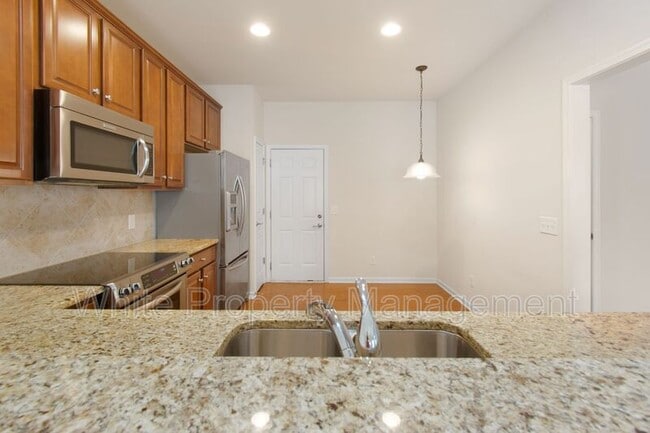 Building Photo - 15648 Canmore St