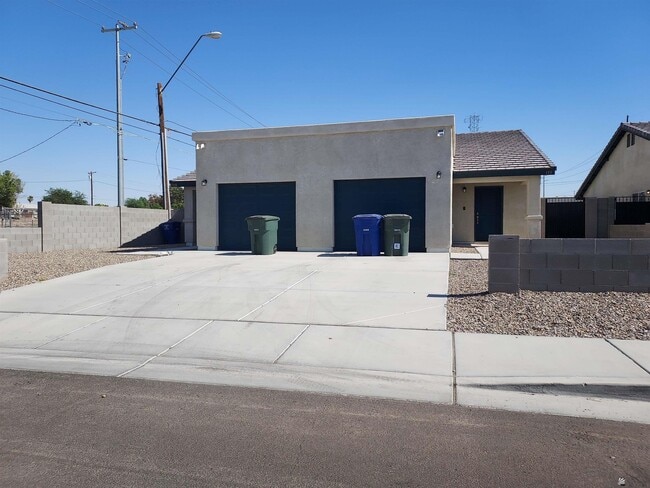 Primary Photo - 155 W 12th St