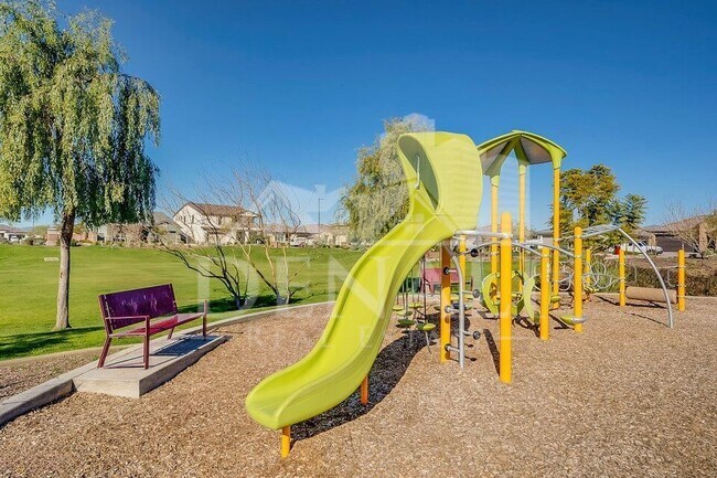 Building Photo - 13648 N 144th Dr