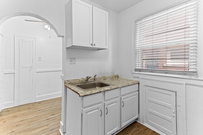 Building Photo - 2964 Leslie St