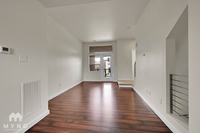Building Photo - 10254 E 29th Dr