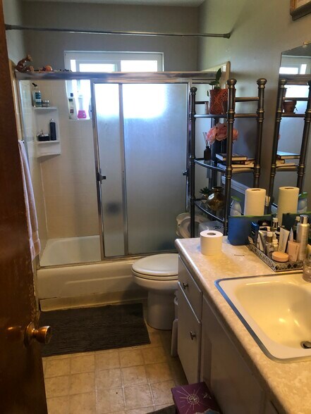 new bathroom - 841 Di Fiore Dr