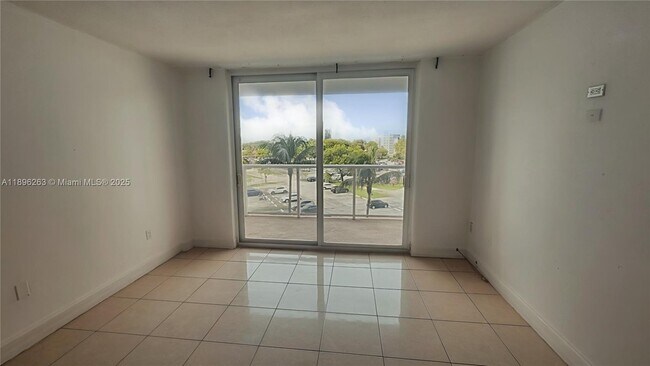 Building Photo - 1351 NE Miami Gardens Dr