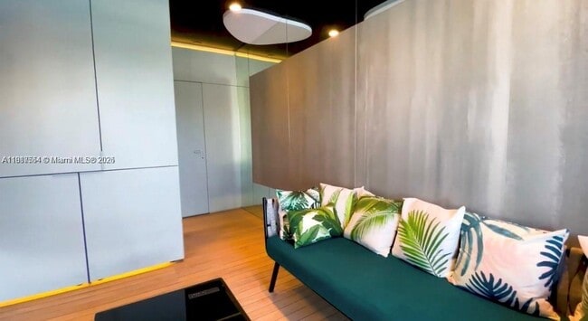 Building Photo - 5255 Collins Ave