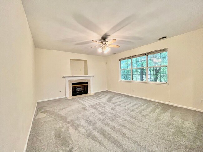 Building Photo - Spacious 4 Bedroom Home on Cul-de-sac in Castleton Virginia Beach!