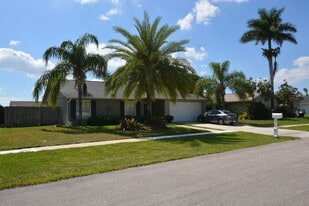 Building Photo - 1379 Pinetta Cir