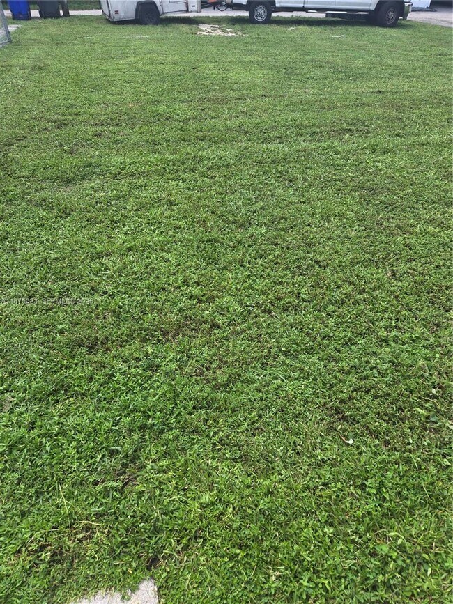 Building Photo - 1708 Plunkett St