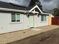 Building Photo - 512 Forrest Ave