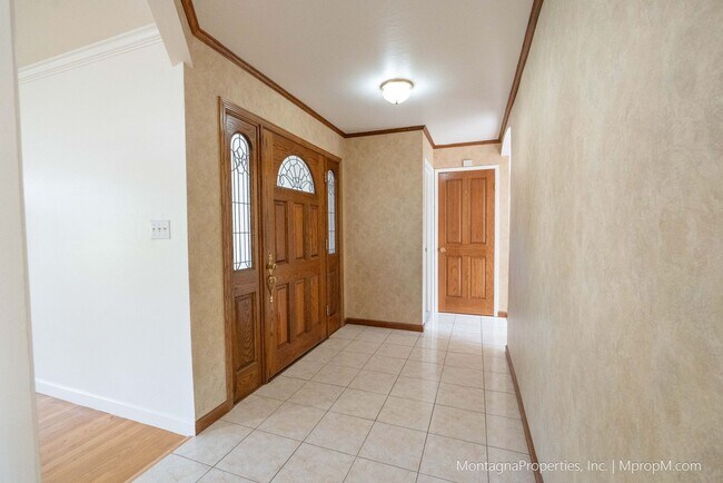 Building Photo - Spacious San Jose Home w/Cupertino Schools!