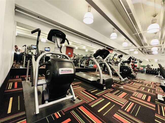 Building Photo - 101 S Eola Dr