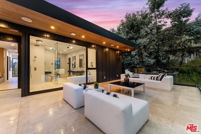 Building Photo - 9031 Alto Cedro Dr