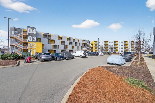 Building Photo - 400 Herron Dr