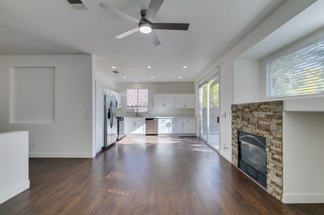 Building Photo - 2-Story Home  3 bedroom 2 bath in Summerlin