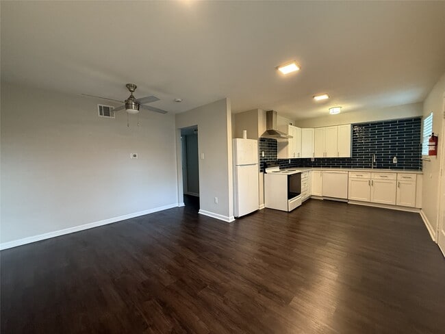 Building Photo - 1824 Thonig Rd