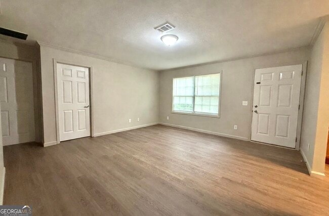 Building Photo - 103 Sycamore Dr