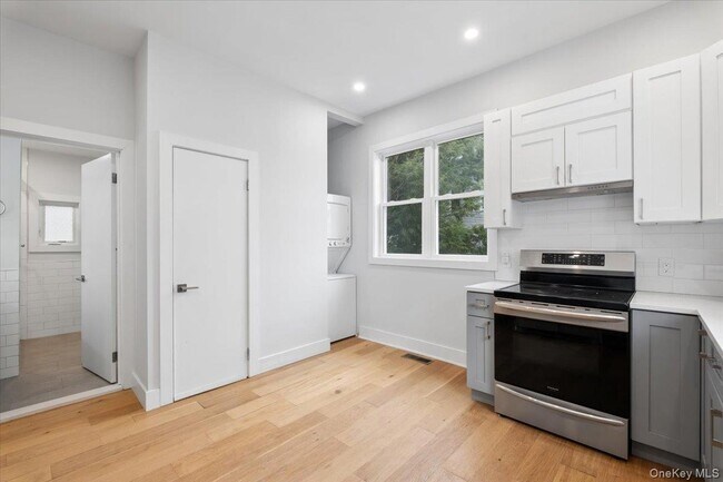 Building Photo - 56 Wildey St