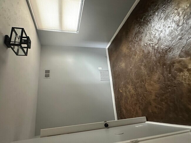 Building Photo - 705 Wilkinson Blvd