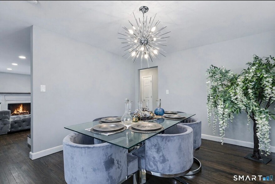 Building Photo - 457 Summit St