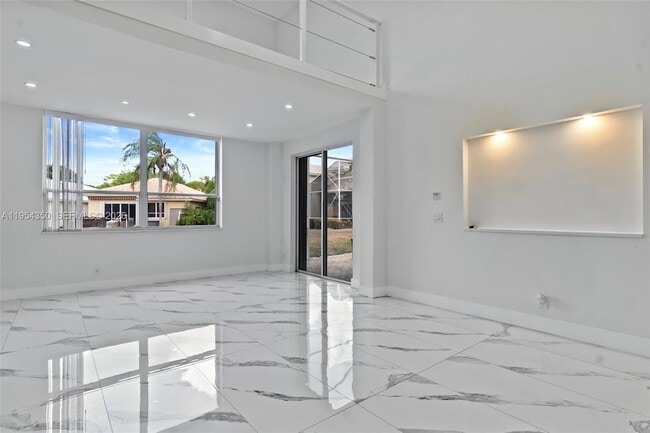 Building Photo - 6357 Brava Way