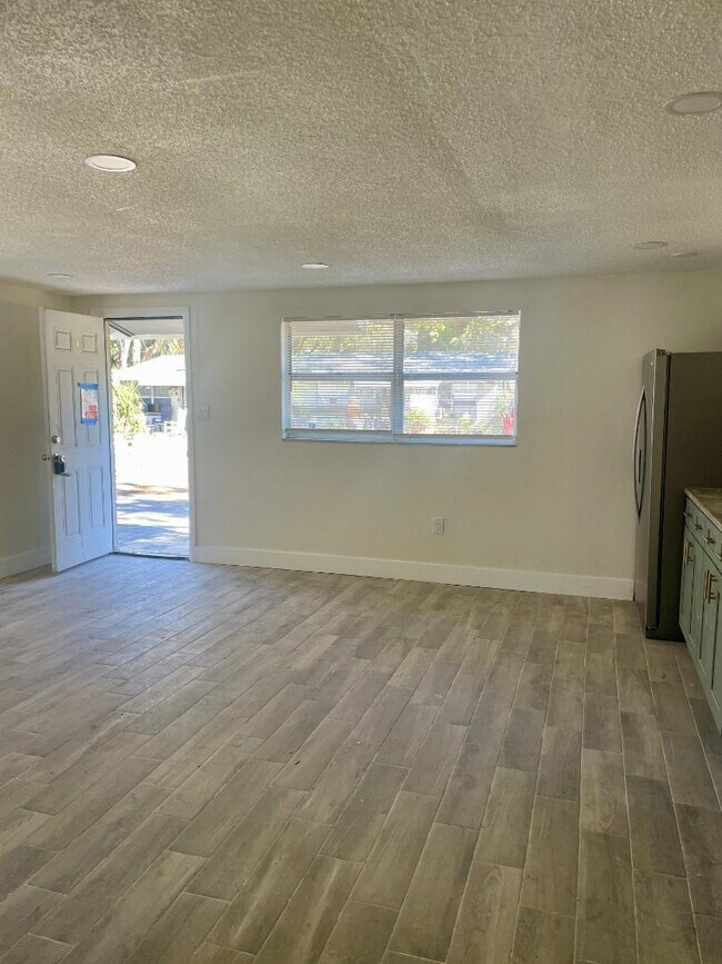 Building Photo - 1210 E 138th Ave