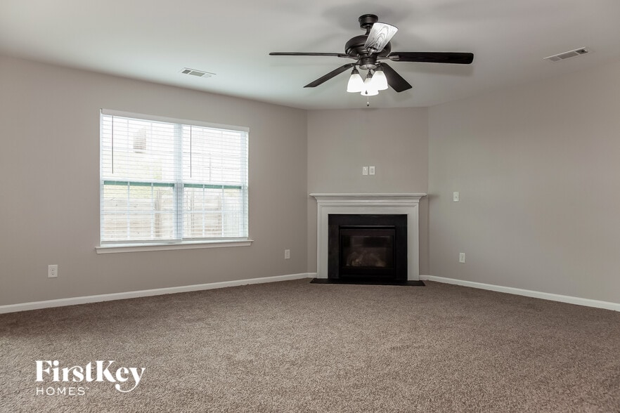 Building Photo - 1920 Windy Willow Ln