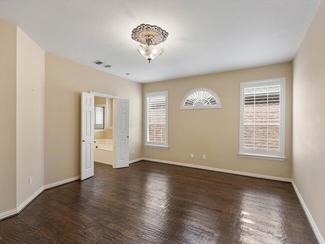 Building Photo - 8129 Springmoss Dr