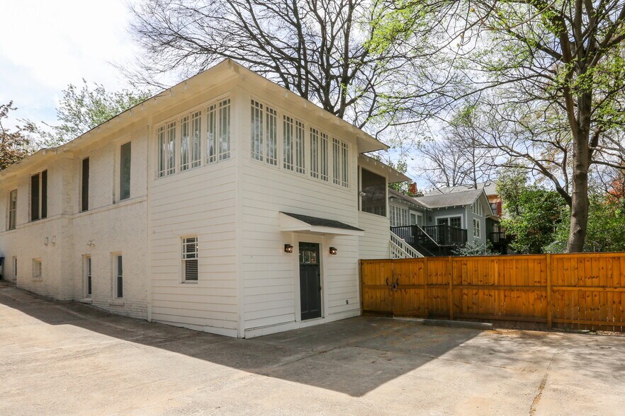 Private entrance to the unit, and the parking area - 352 5th Street NE