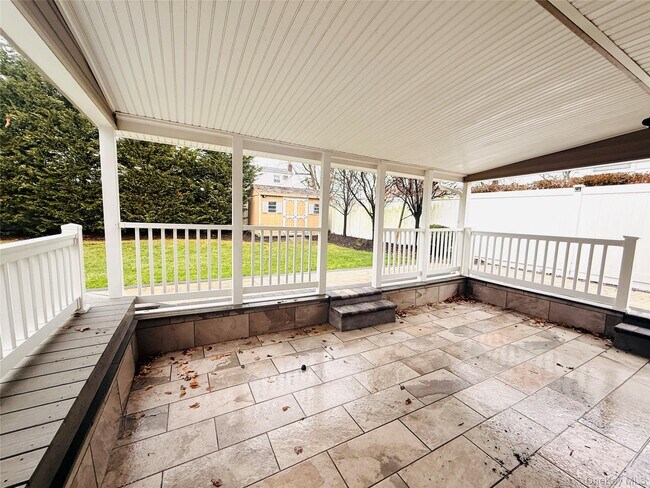 Building Photo - 137 Willard Ave