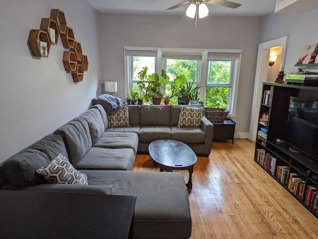 Building Photo - 2638 W Belden Ave