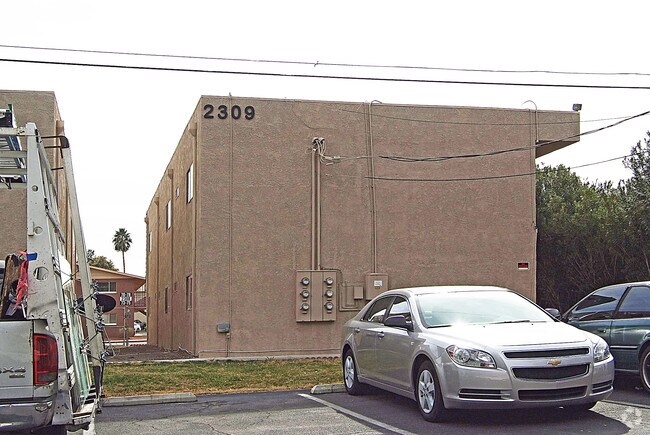 Building Photo - Olive Properties