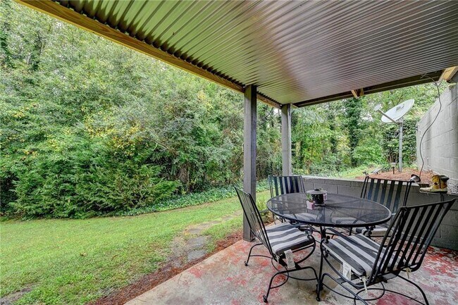 Building Photo - 6490 Tuggle Dr